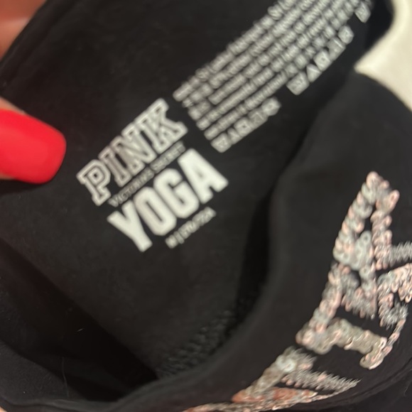 Two pair of Victoria’s Secret yoga pants, size medium - Picture 8 of 8
